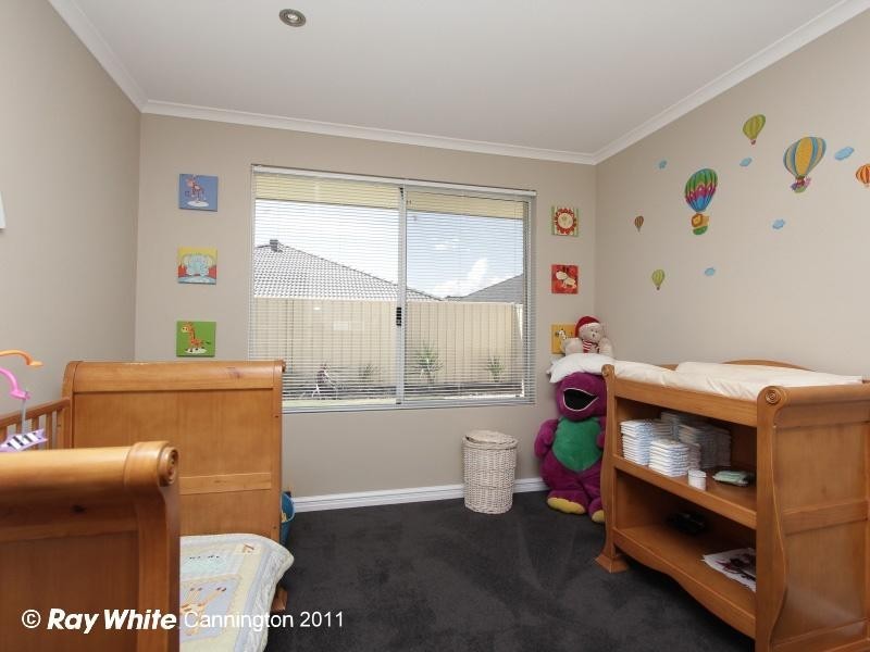 23 Grenoble Street, Piara Waters WA 6112