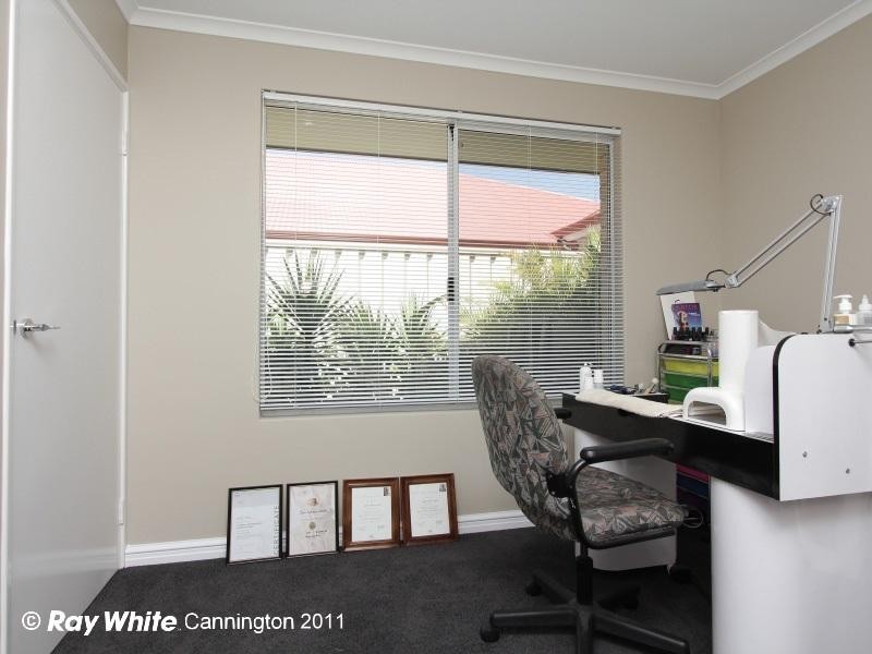 23 Grenoble Street, Piara Waters WA 6112