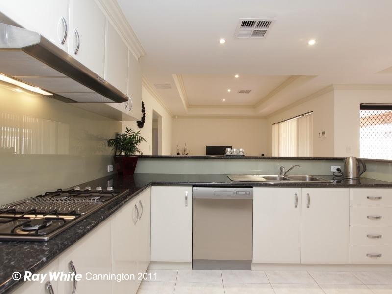 6 Gianatti Ramble, East Cannington WA 6107