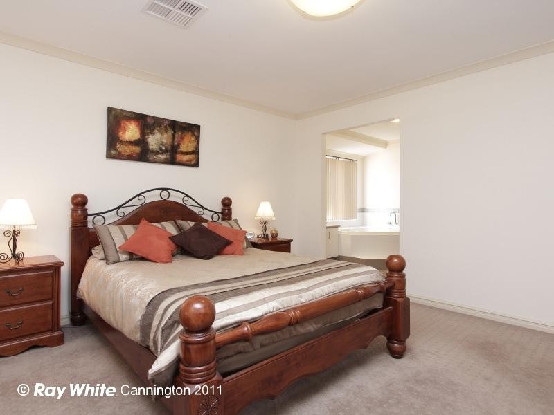 6 Gianatti Ramble, East Cannington WA 6107