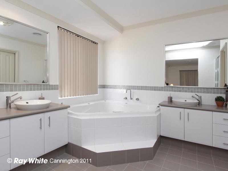 6 Gianatti Ramble, East Cannington WA 6107