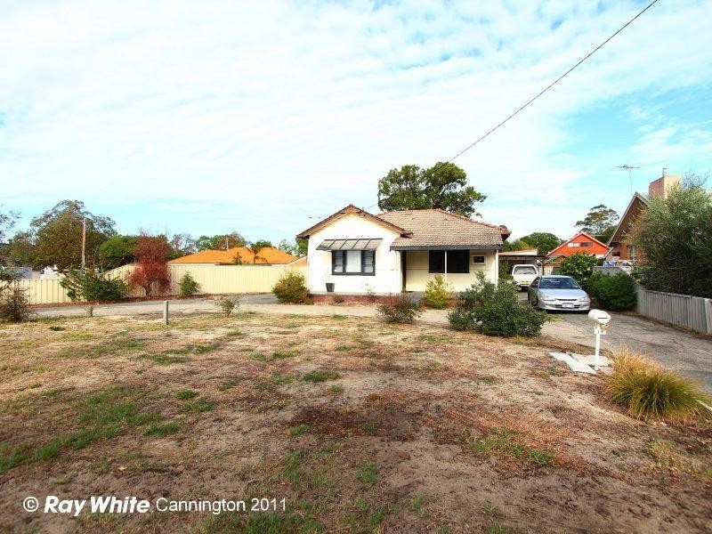 11 Taree Street, St James WA 6102