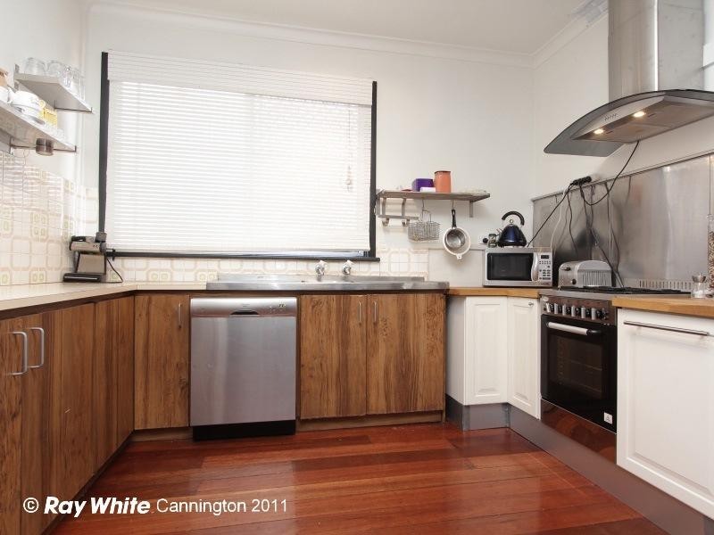 11 Taree Street, St James WA 6102