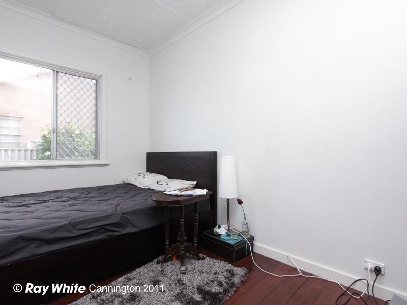 11 Taree Street, St James WA 6102