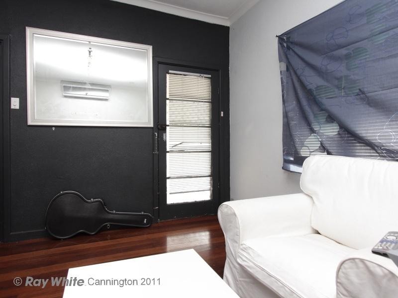 11 Taree Street, St James WA 6102