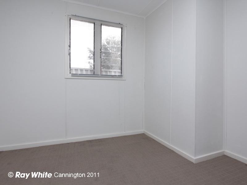 11 Taree Street, St James WA 6102