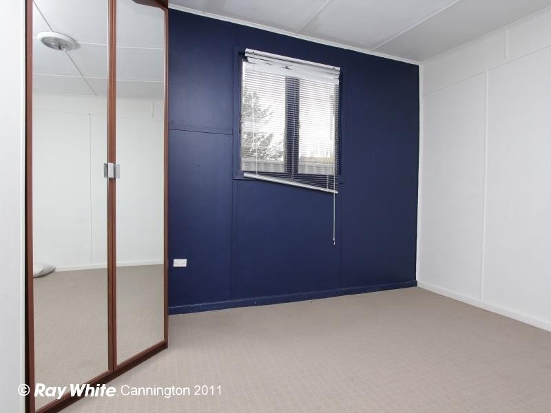 11 Taree Street, St James WA 6102