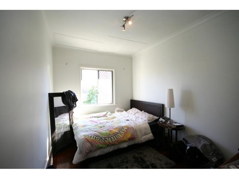 11 Taree Street, St James WA 6102