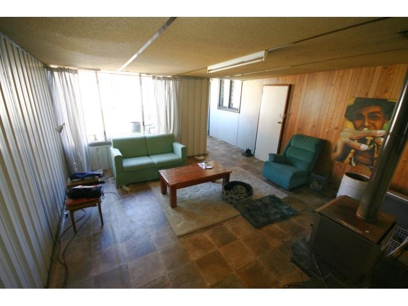 11 Taree Street, St James WA 6102