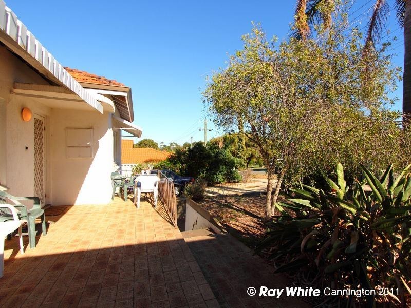 22 Salisbury Street, St James WA 6102