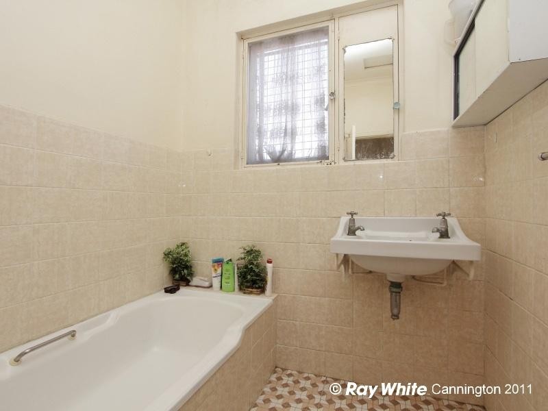 22 Salisbury Street, St James WA 6102