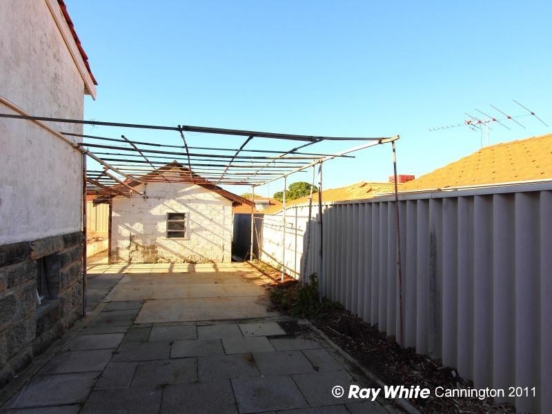 22 Salisbury Street, St James WA 6102