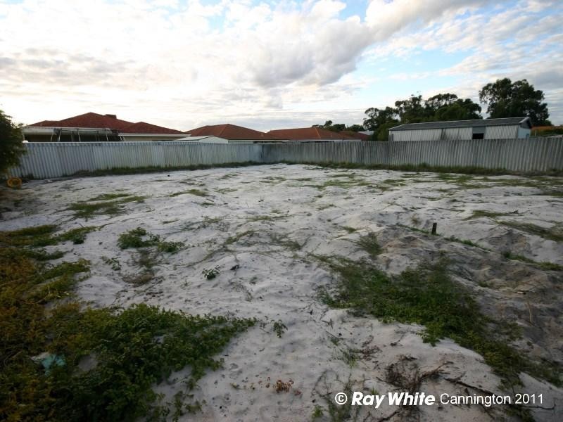 42 Thomas Street, Queens Park WA 6107