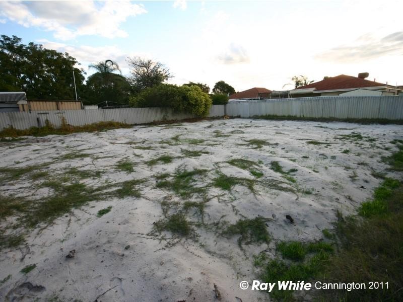 42 Thomas Street, Queens Park WA 6107