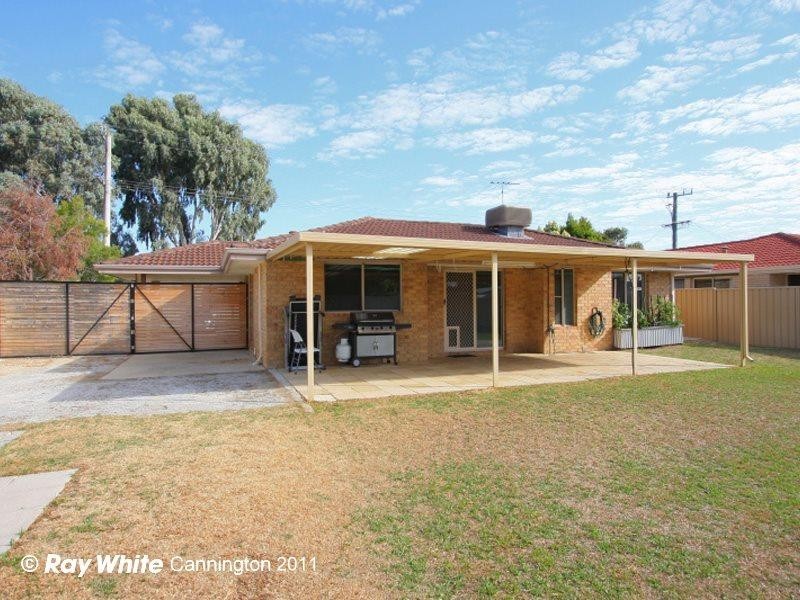 135 Seville Drive, Seville Grove WA 6112