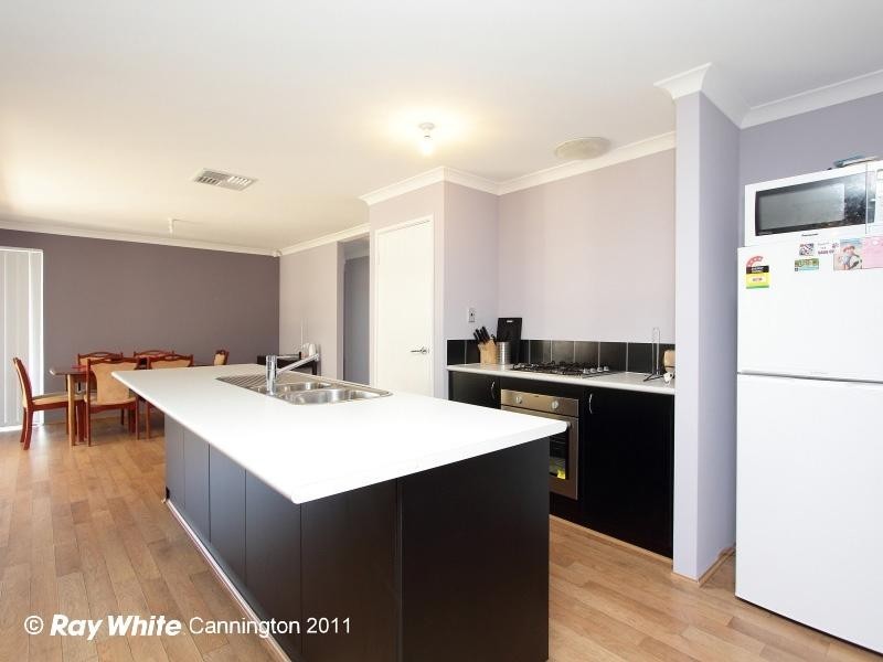 7 Gilman Court, Piara Waters WA 6112