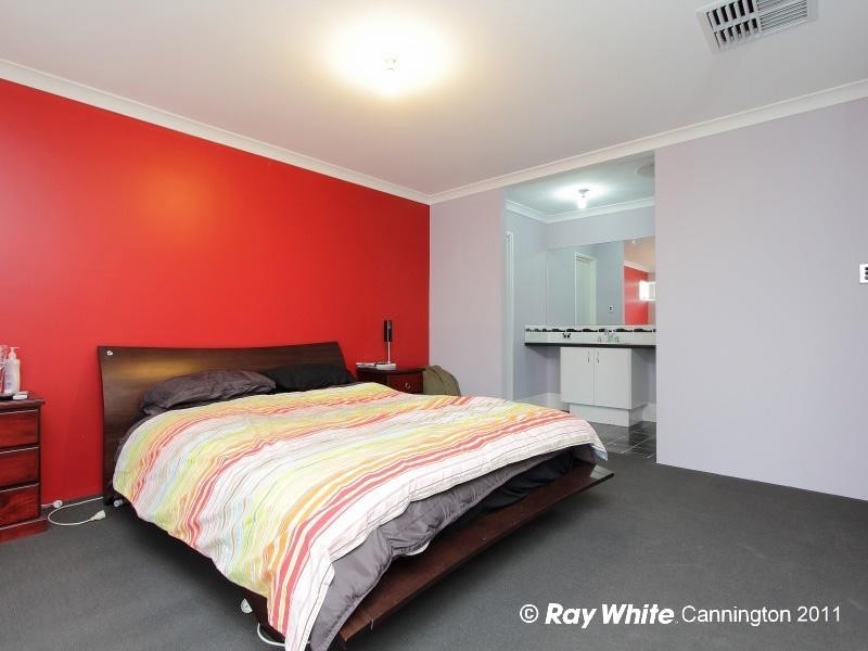 7 Gilman Court, Piara Waters WA 6112