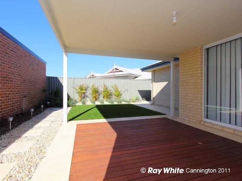 7 Gilman Court, Piara Waters WA 6112