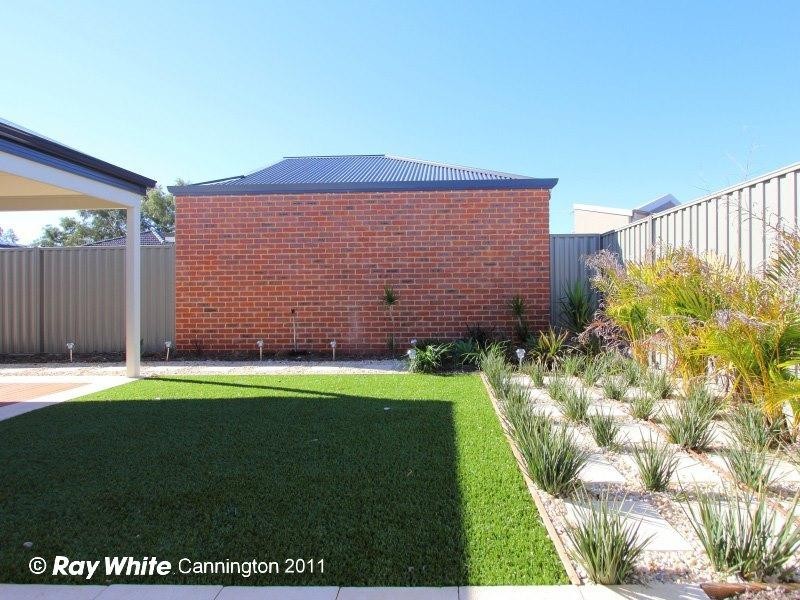 7 Gilman Court, Piara Waters WA 6112