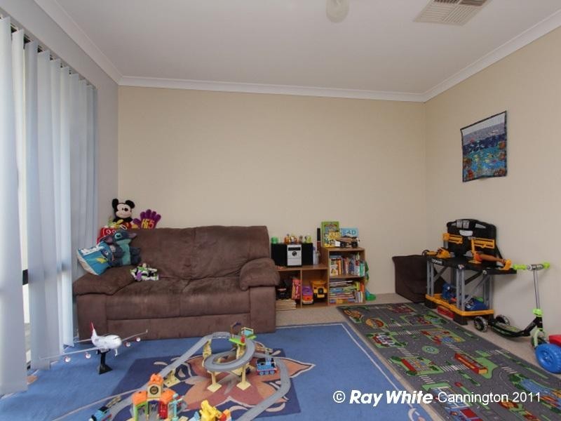 5 Summershill Gate, Kenwick WA 6107