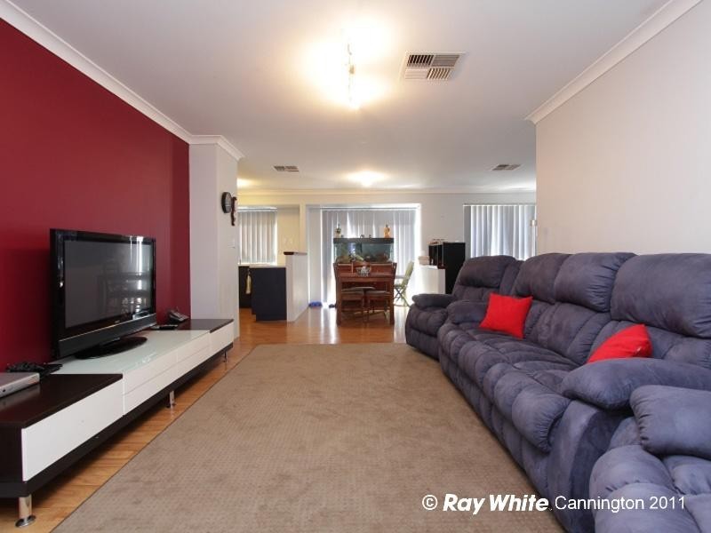 5 Summershill Gate, Kenwick WA 6107