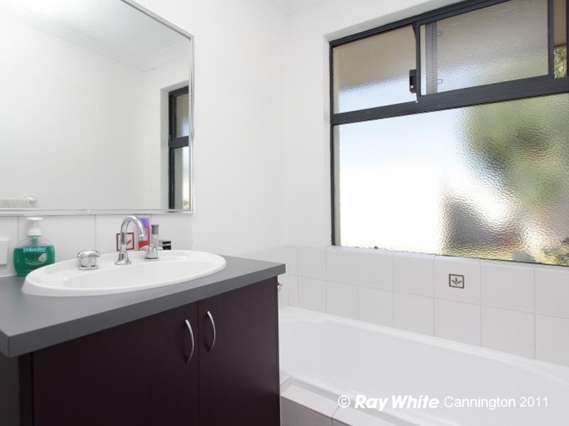 5 Summershill Gate, Kenwick WA 6107