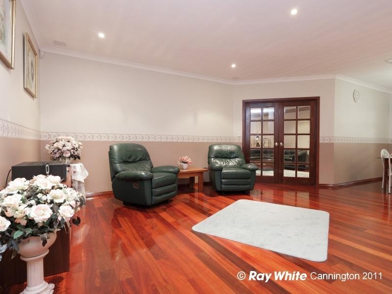 17 Woodside Loop, Beckenham WA 6107