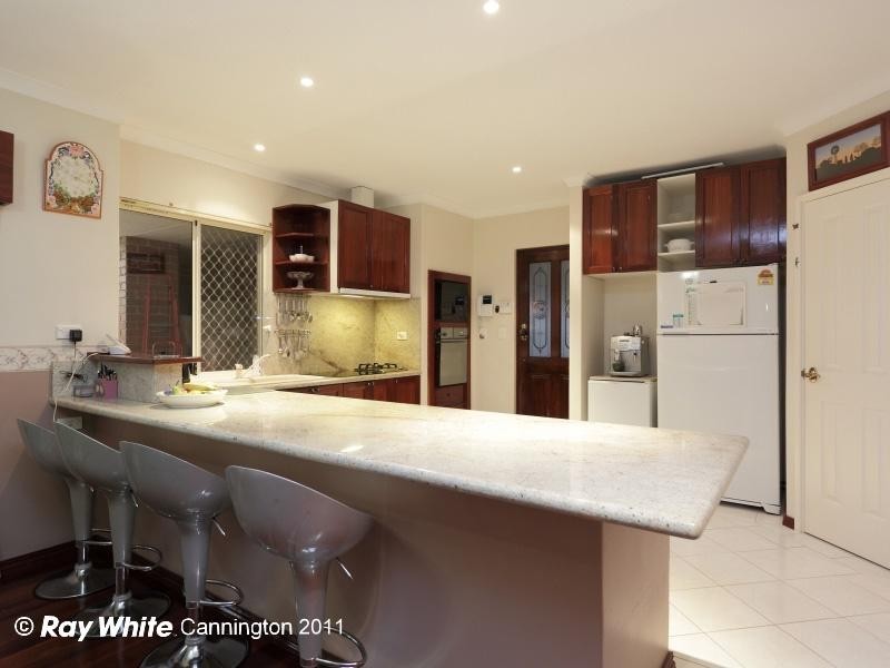 17 Woodside Loop, Beckenham WA 6107