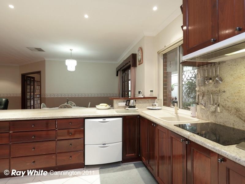 17 Woodside Loop, Beckenham WA 6107