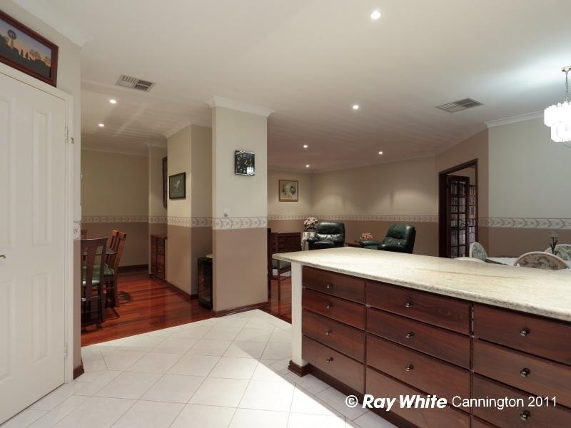 17 Woodside Loop, Beckenham WA 6107