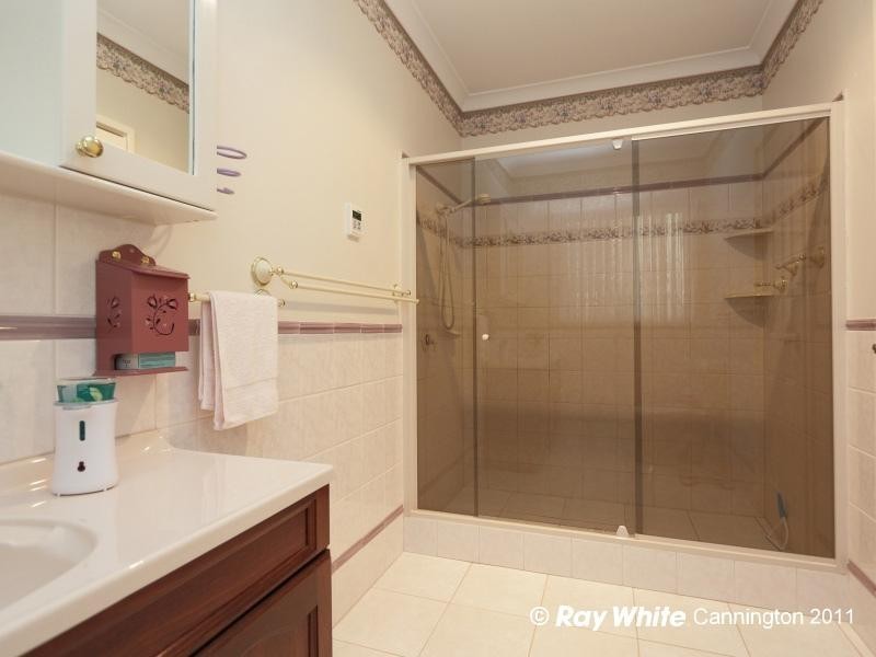 17 Woodside Loop, Beckenham WA 6107