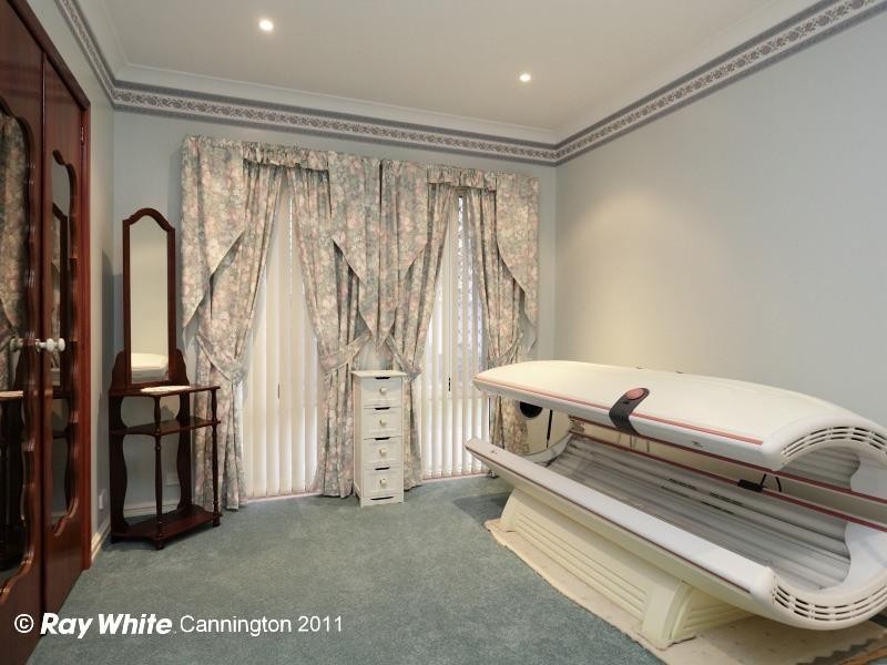 17 Woodside Loop, Beckenham WA 6107