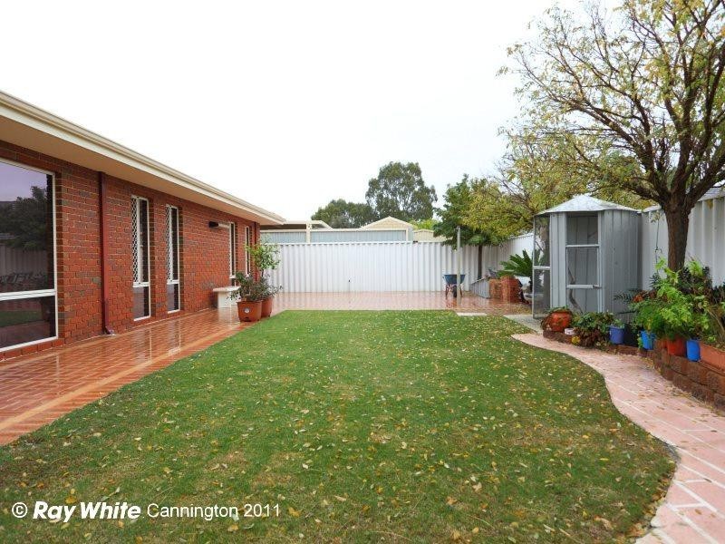 17 Woodside Loop, Beckenham WA 6107