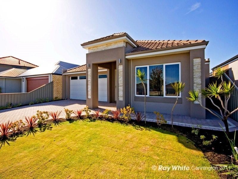 18 Glenariff Boulevard, Canning Vale WA 6155