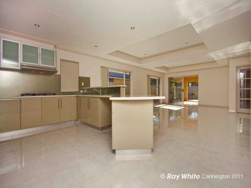18 Glenariff Boulevard, Canning Vale WA 6155