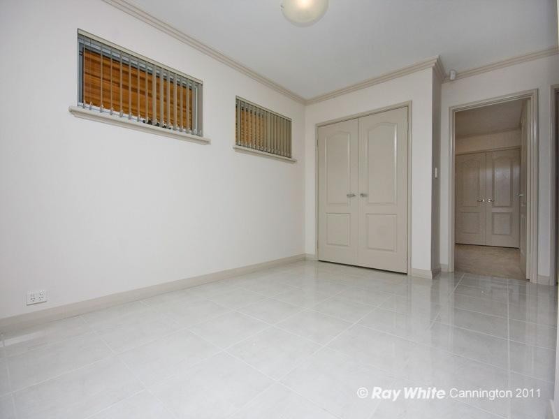18 Glenariff Boulevard, Canning Vale WA 6155