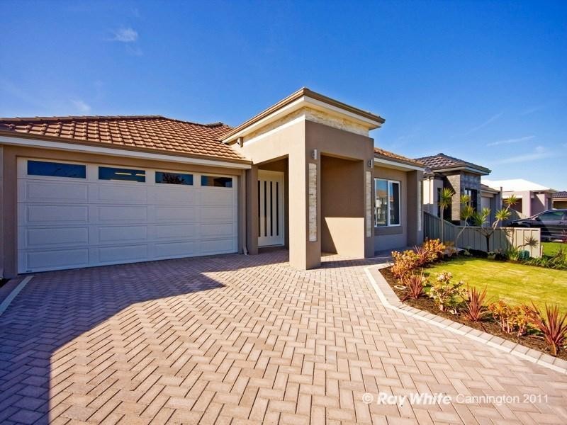 18 Glenariff Boulevard, Canning Vale WA 6155
