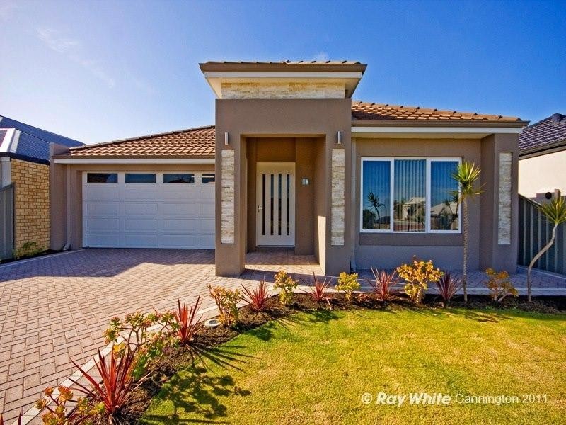 18 Glenariff Boulevard, Canning Vale WA 6155