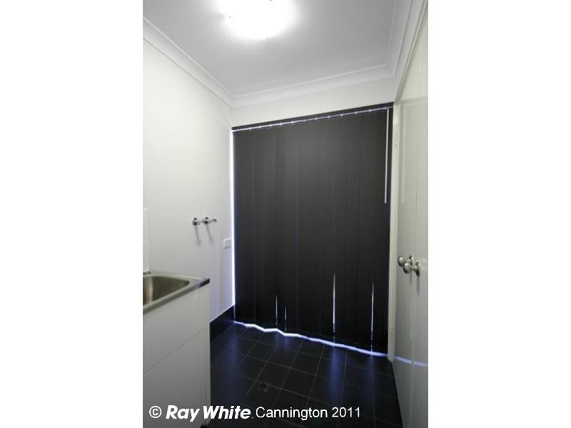 2c Leslie Street, Cannington WA 6107