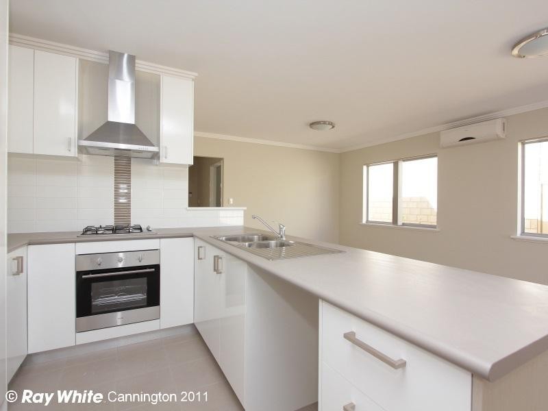 11b Crawford Street, Cannington WA 6107
