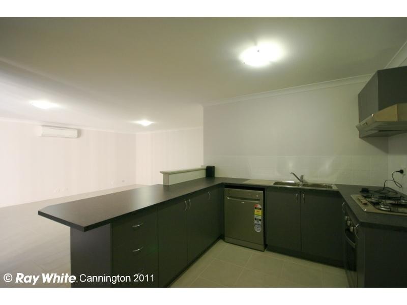 2c Leslie Street, Cannington WA 6107