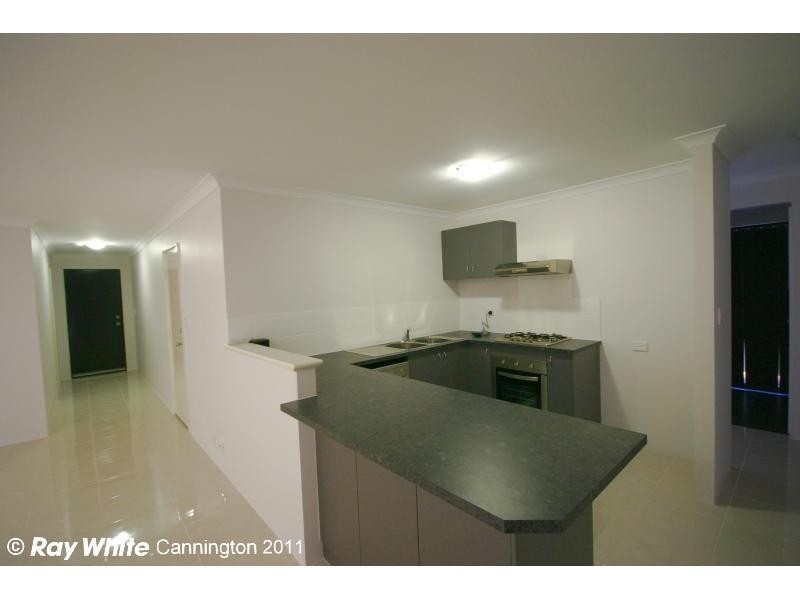 2c Leslie Street, Cannington WA 6107