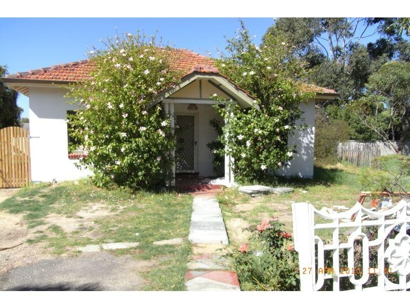 21 Fitzroy Street, Queens Park WA 6107