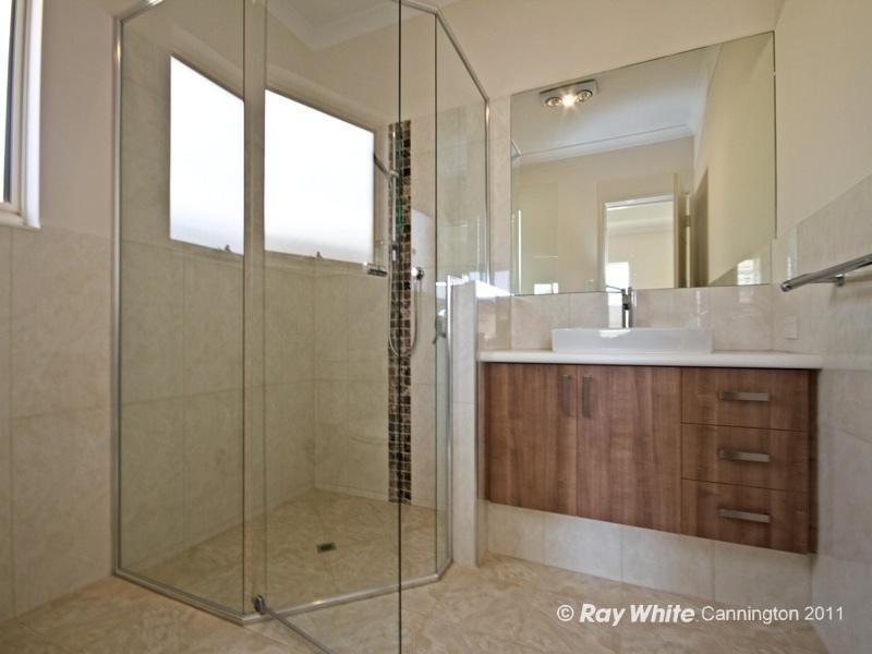 70 Waterfoot Loop, Canning Vale WA 6155