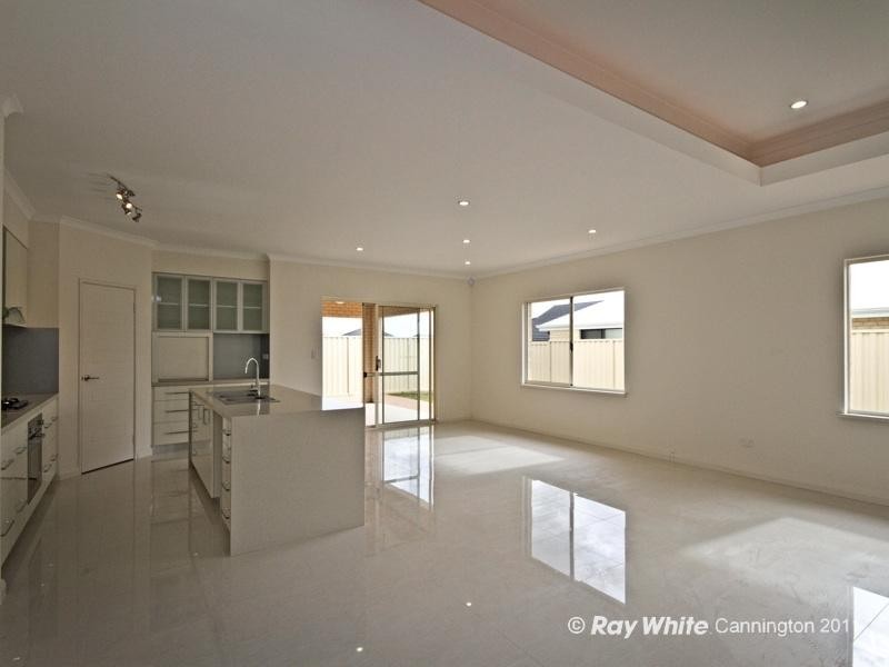 70 Waterfoot Loop, Canning Vale WA 6155