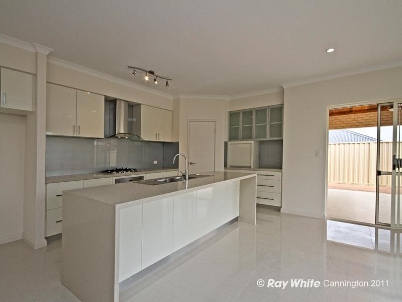 70 Waterfoot Loop, Canning Vale WA 6155