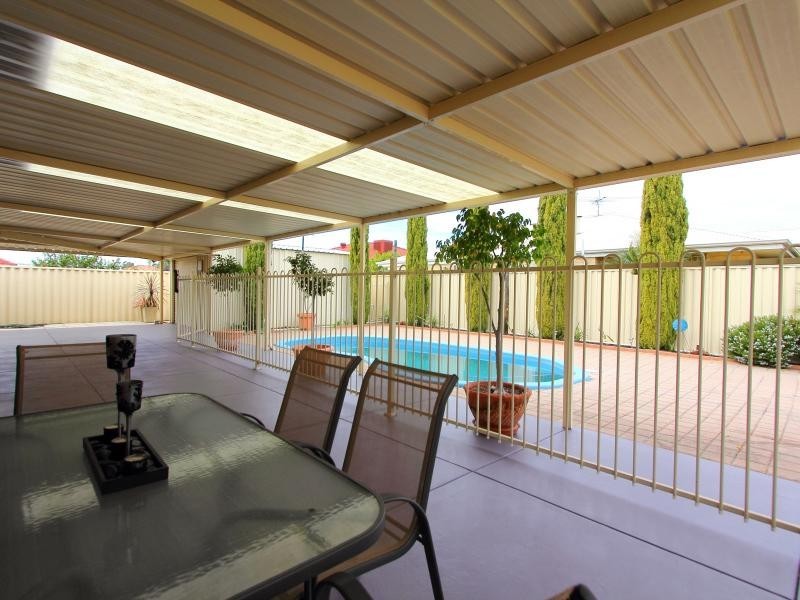 251 Station Street, East Cannington WA 6107