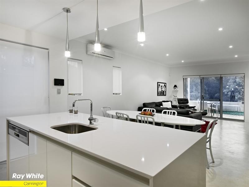 3/8 Mason Street, Cannington WA 6107