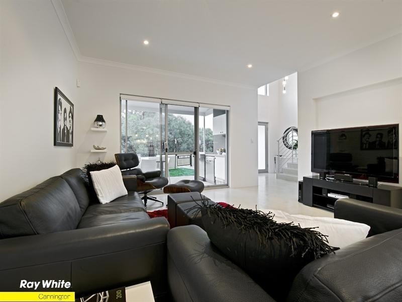 3/8 Mason Street, Cannington WA 6107
