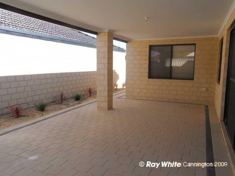 39 Fitzroy Street, Queens Park WA 6107